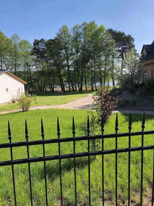 Haus Wilma Gruene Idylle Im Wald Direkt Am See Wendisch Rietz Buitenkant foto